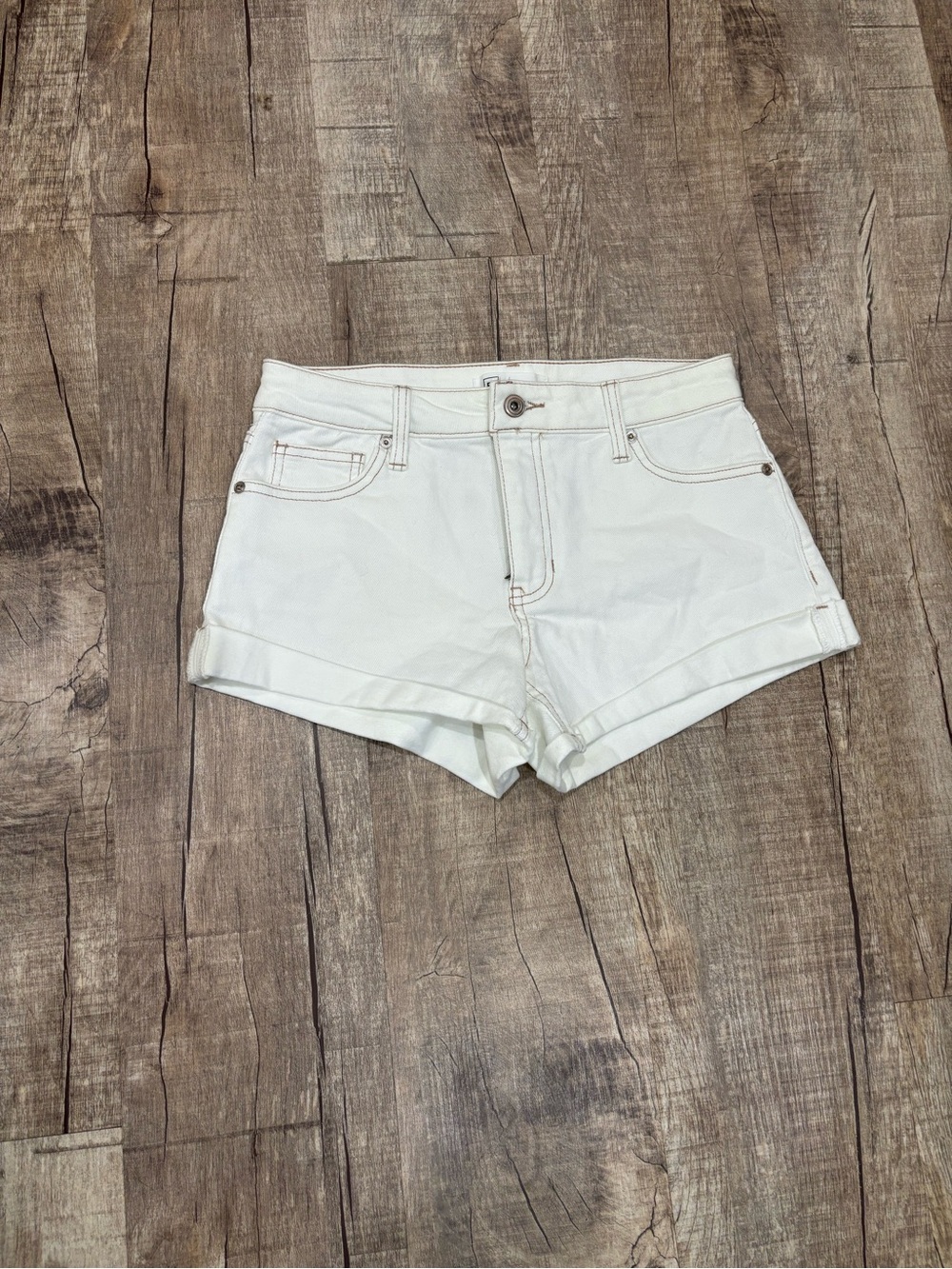 RE generation by Celebrity Pink Women's White Denim Shorts Size 7/28